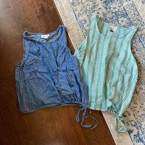 Bundle of two universal thread, size medium tops with ties